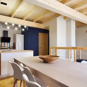 Appartement L'hivernet, Grand Triplex Neuf Au Cœur D'embrun Accès Facile, Embrun