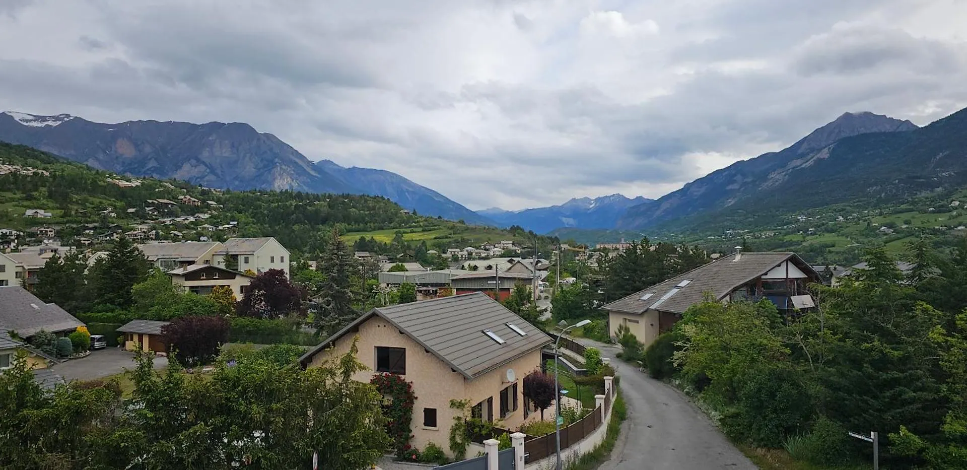 Appartement A 5Min Du Centre Ville D'Embrun Apartment Embrun